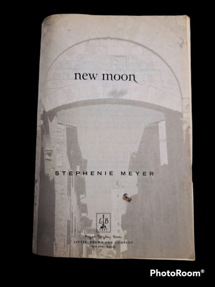 Stephanie Meyer New Moon the twilight saga Book - Picture 5 of 7